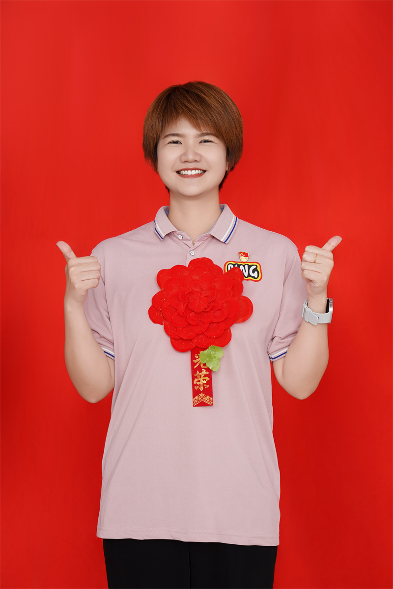 李丹  三八红旗手