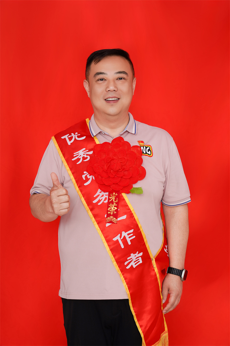 孙鹏  新乡市商务系统优秀党务工作者