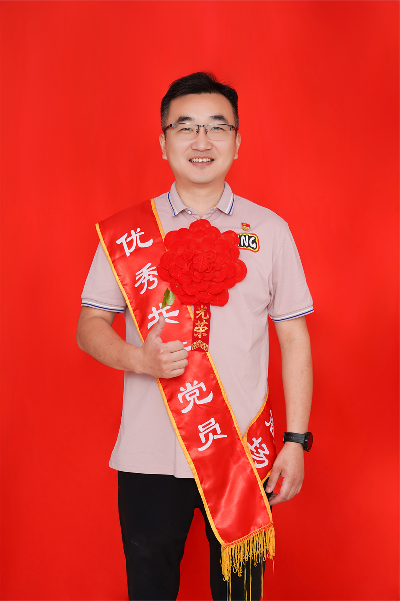 杨振兴  新乡市商务系统优秀党员